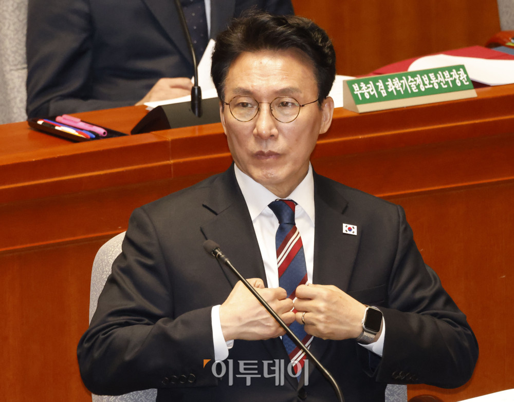 ▲김민석 국무총리가 7일 서울 여의도 국회에서 열린 예산결산특별위원회 전체회의에 참석하고 있다. 고이란 기자 photoeran@