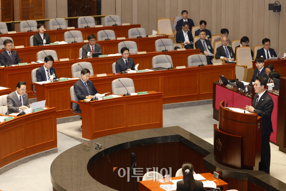 ▲김민석 국무총리가 7일 서울 여의도 국회에서 열린 예산결산특별위원회 전체회의에서 추가경정예산안 제안 설명을 하고 있다. 고이란 기자 photoeran@