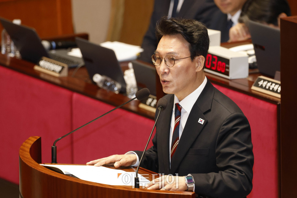 ▲김민석 국무총리가 7일 서울 여의도 국회에서 열린 예산결산특별위원회 전체회의에서 추가경정예산안 제안 설명을 하고 있다. 고이란 기자 photoeran@