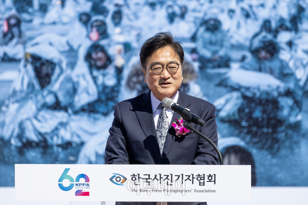 ▲우원식 국회의장이 7일 서울 종로구 광화문 광장에서 열린 제62회 한국보도사진전 ‘오늘의 보도사진, 내일의 역사가 되다’ 개막식에서 축사하고 있다. 2026.4.7. 사진공동취재단