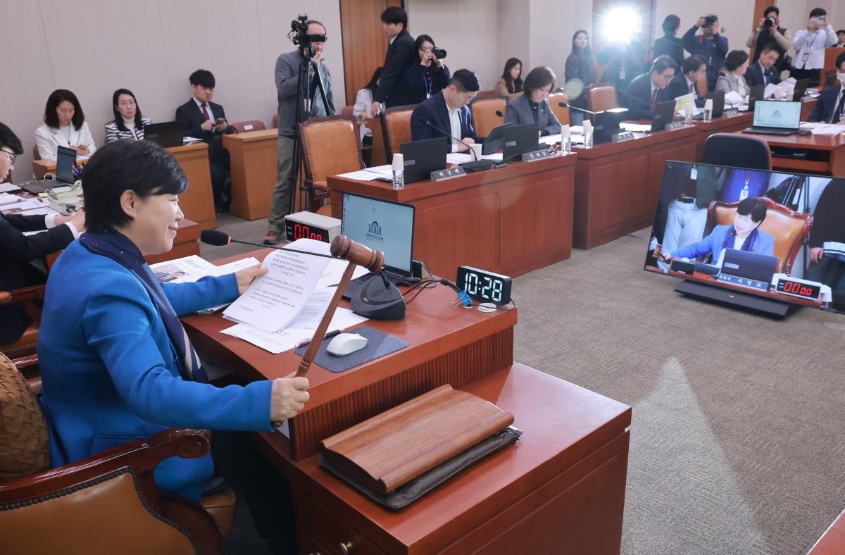 ▲법안 상정하는 서영교 법사위원장 (연합뉴스)
