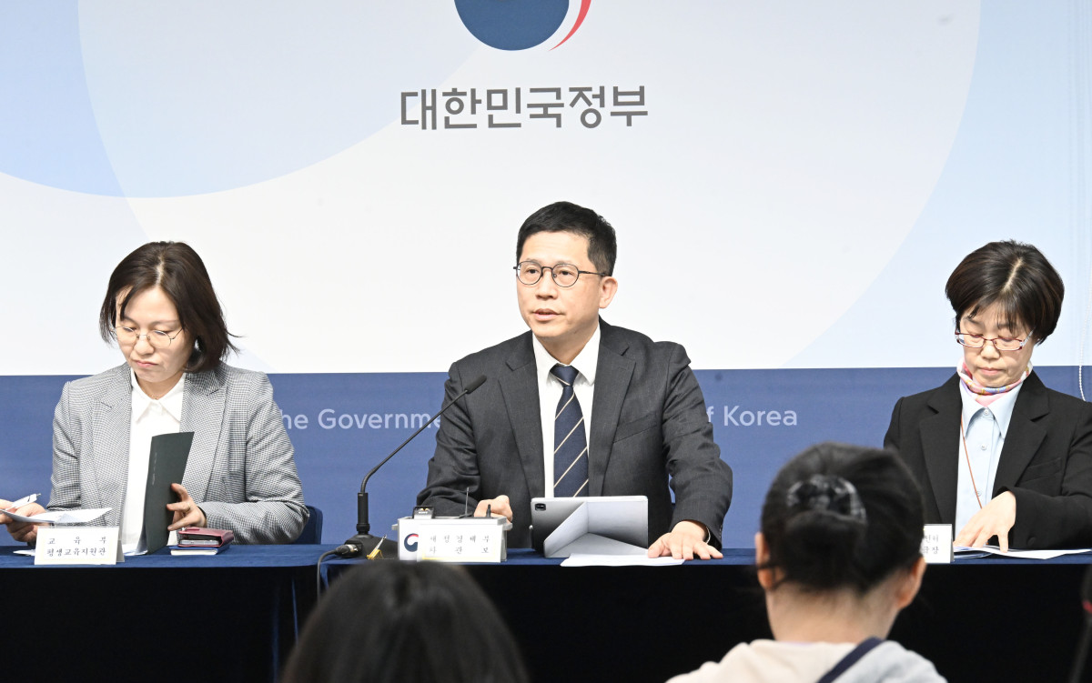 ▲강기룡 재정경제부 차관보가 8일 정부세종청사에서 열린 민생물가 특별관리 관계장관TF 사전 합동브리핑에서 발언하고 있다. (사진제공=재정경제부)