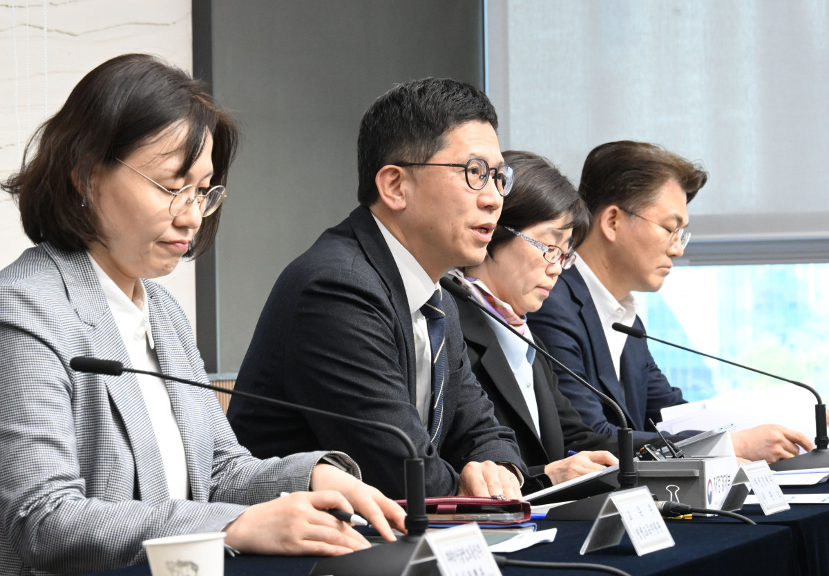 ▲강기룡 재정경제부 차관보가 4월 8일 오후 정부세종청사에서 '민생물가 특별관리 관계장관TF' 관련 사전브리핑을 하고 있다. (재정경제부)