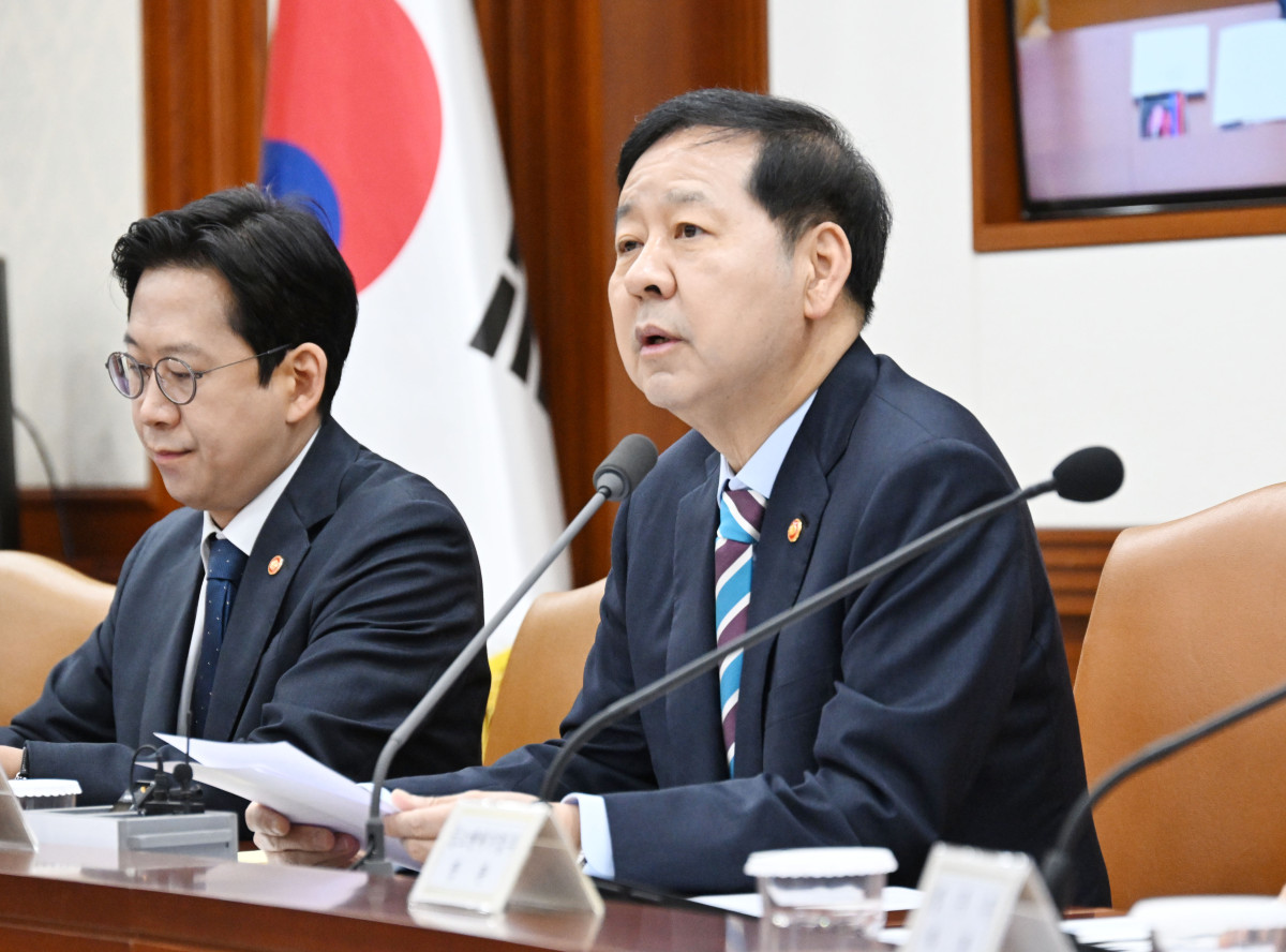 ▲구윤철 부총리 겸 재정경제부 장관이 4월 9일 서울 종로구 정부서울청사에서 열린 '민생물가 특별관리 관계장관TF'를 주재, 모두발언을 하고 있다. (재정경제부)