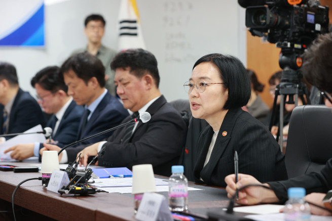 ▲한성숙 중소벤처기업부 장관이 서울 영등포구 소상공인연합회에서 열린 '소상공인분야 영향 점검회의'에서 인사말을 하고있다. (사진제공=중소벤처기업부)