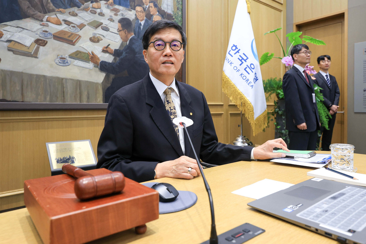 ▲이창용 한국은행 총재가 10일 서울 중구 한국은행 본관에서 열린 금융통화위원회 본회의에서 회의를 주재 하고 있다. 사진공동취재단