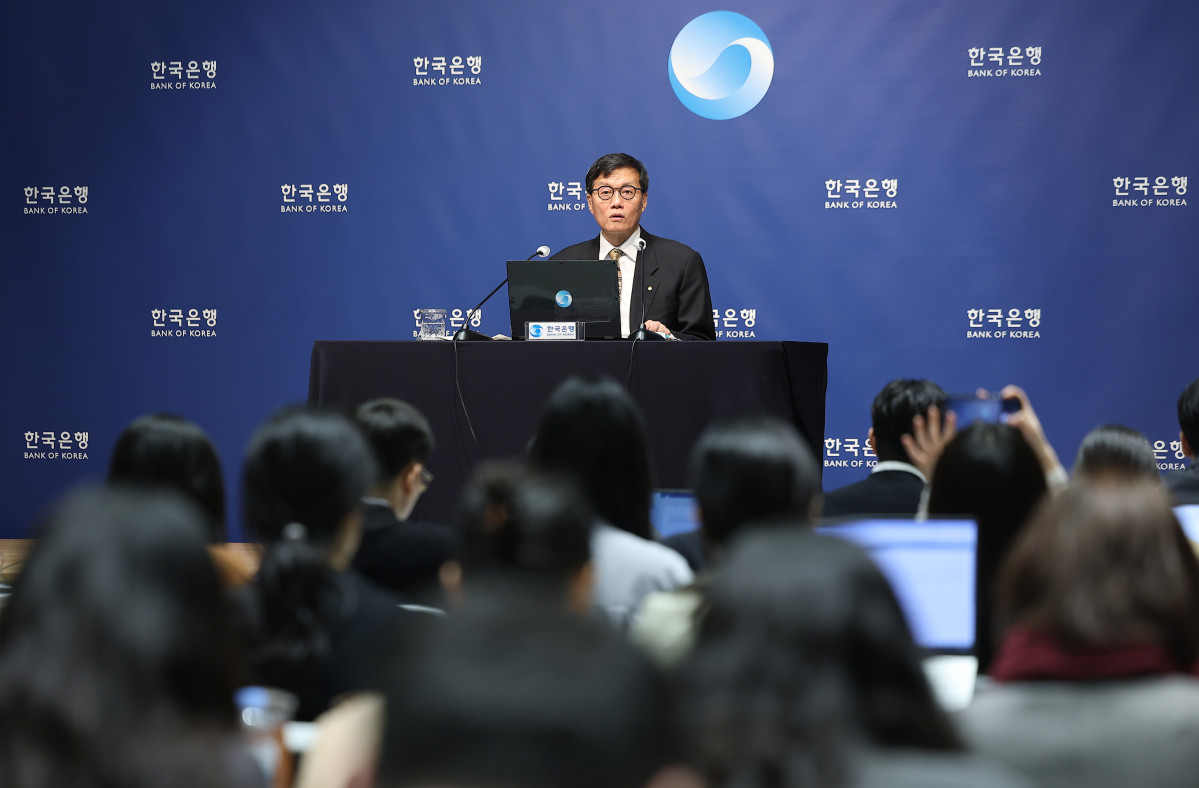 ▲<YONHAP PHOTO-4006> 기자간담회에서 발언하는 이창용 총이창용 한국은행 총재가 10일 서울 중구 한국은행 본관에서 열린 금융통화위원회 본회의 후 기자간담회에서 발언하고 있다. (사진제공=연합뉴스)