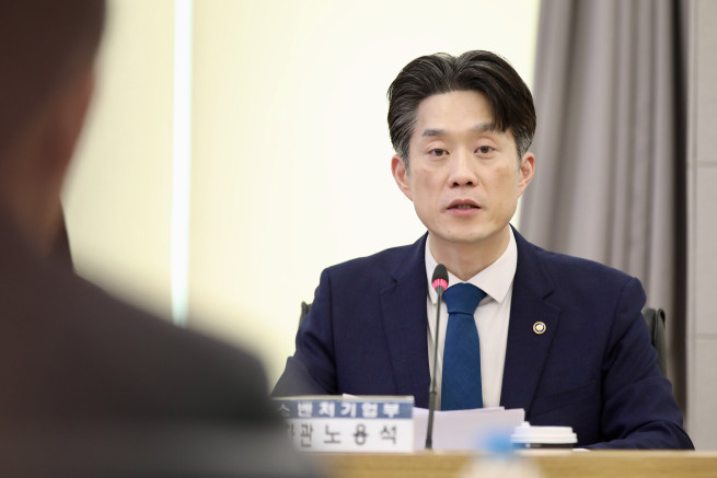 ▲노용석 중소벤처기업부 제1차관이 지난달 12일 서울 마포구 프론트원에서 열린 ‘제3자 부당개입 문제해결 TF 4차 회의‘에서 모두 발언을 하고 있다. (사진출처=중소벤처기업부)