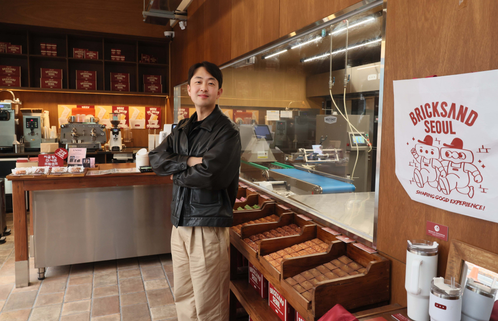 ▲조헌기 브릭샌드 대표가 서울 성동구 브릭샌드 성수 팩토리에서 이투데이와 인터뷰에 앞서 포즈를 취하고 있다. (신태현 기자 holjjak@)