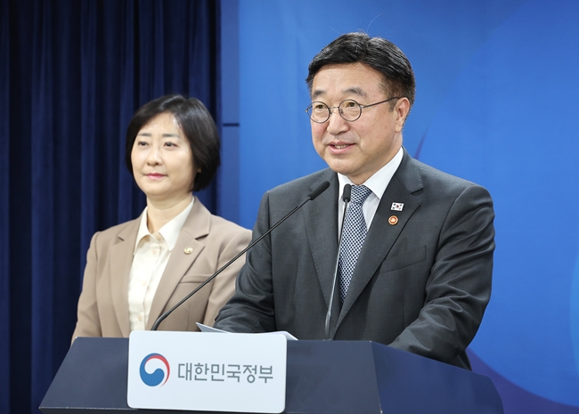 ▲'고유가 피해지원금' 지급계획 발표하는 윤호중 행안부 장관. (연합뉴스)