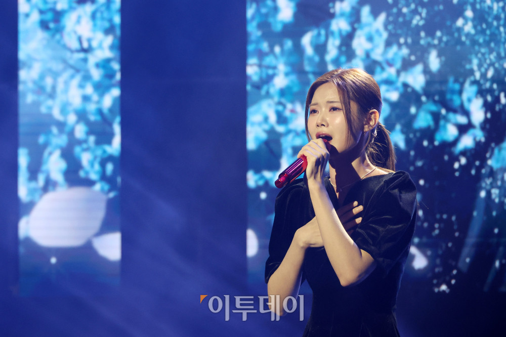 ▲11일 서울 서대문구 연세대 100주년 콘서트홀에서 열린 비바브라보 2nd Festival에서 미스트롯3 Top7 배아현이 공연을 하고 있다. 고이란 기자 photoeran@