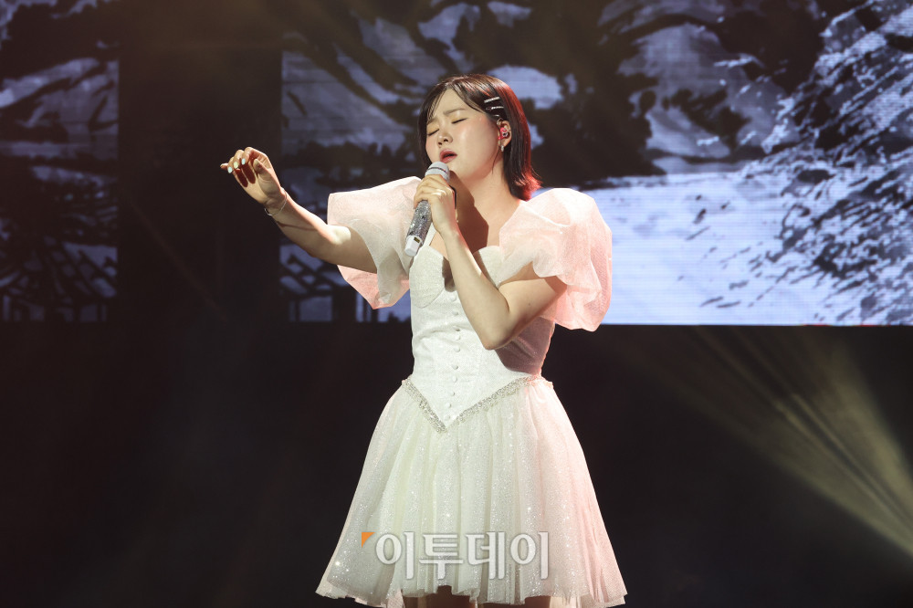 ▲11일 서울 서대문구 연세대 100주년 콘서트홀에서 열린 비바브라보 2nd Festival에서 미스트롯3 Top7 나영이 공연을 하고 있다. 고이란 기자 photoeran@