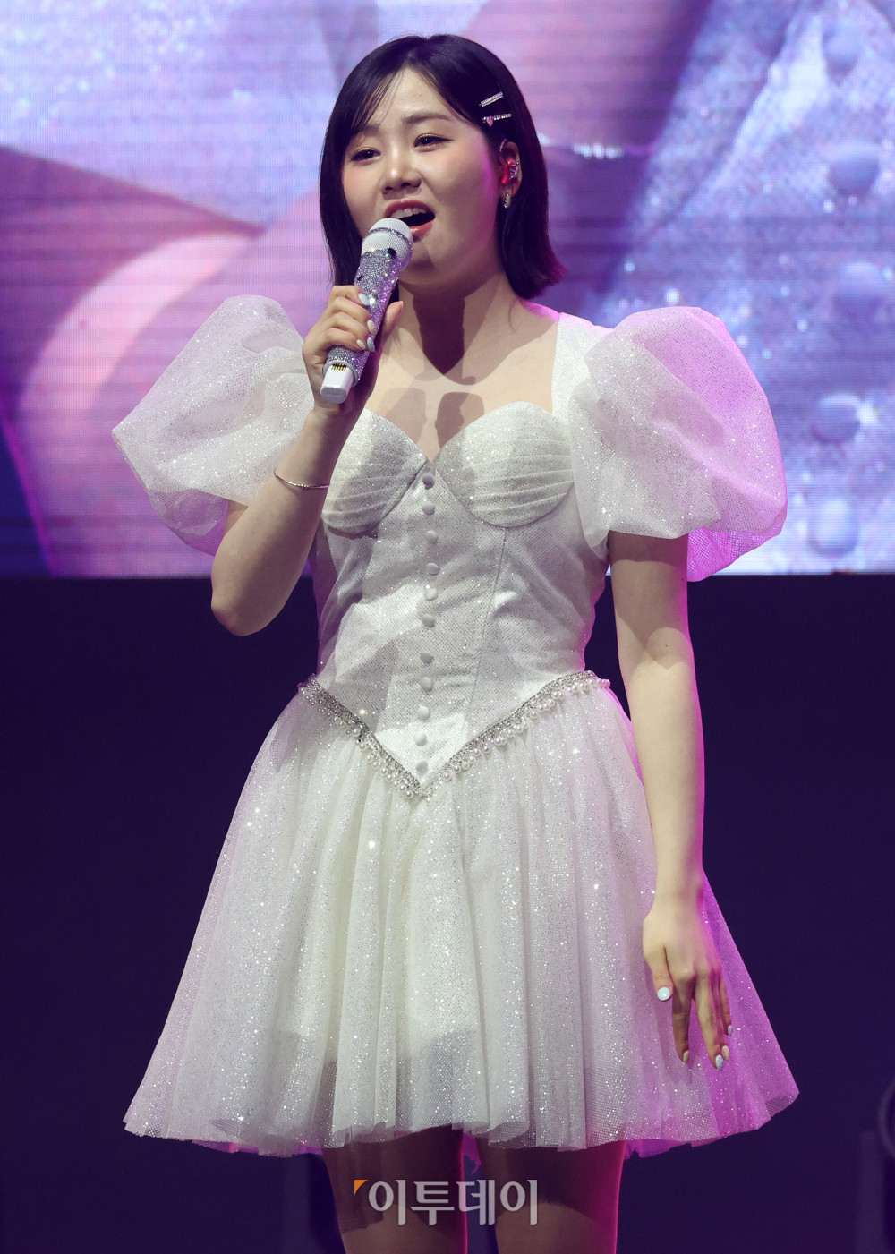 ▲11일 서울 서대문구 연세대 100주년 콘서트홀에서 열린 비바브라보 2nd Festival에서 미스트롯3 Top7 나영이 공연을 하고 있다. 고이란 기자 photoeran@