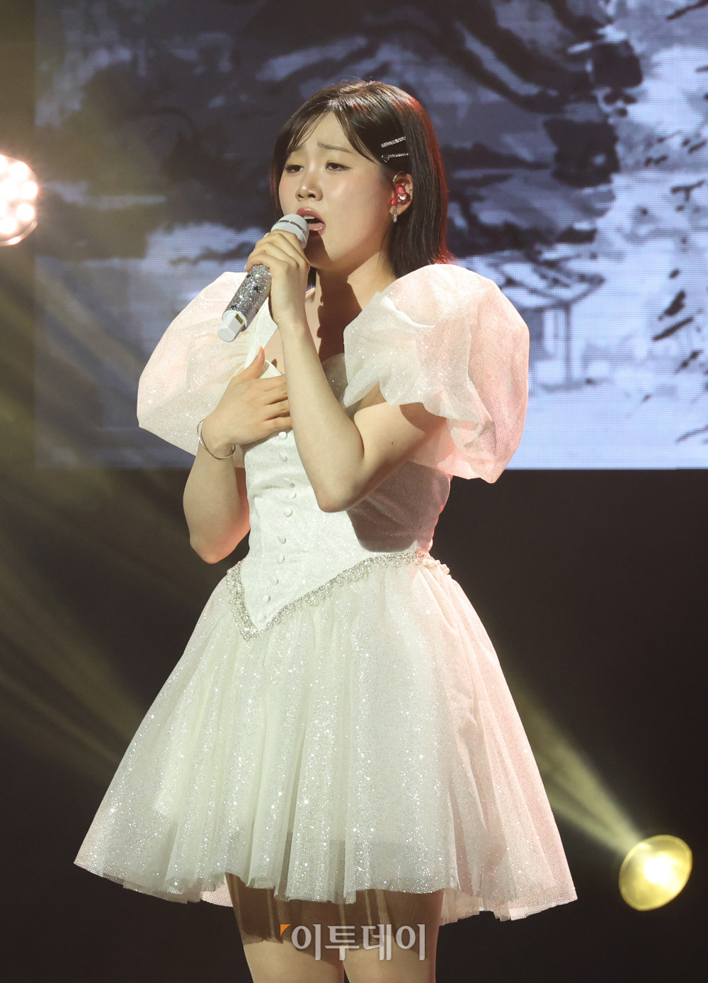 ▲11일 서울 서대문구 연세대 100주년 콘서트홀에서 열린 비바브라보 2nd Festival에서 미스트롯3 Top7 나영이 공연을 하고 있다. 고이란 기자 photoeran@
