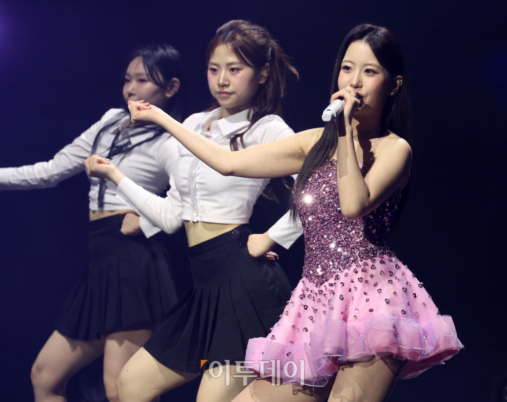 ▲11일 서울 서대문구 연세대 100주년 콘서트홀에서 열린 비바브라보 2nd Festival에서 미스트롯3 Top7 오유진이 공연을 하고 있다. 고이란 기자 photoeran@