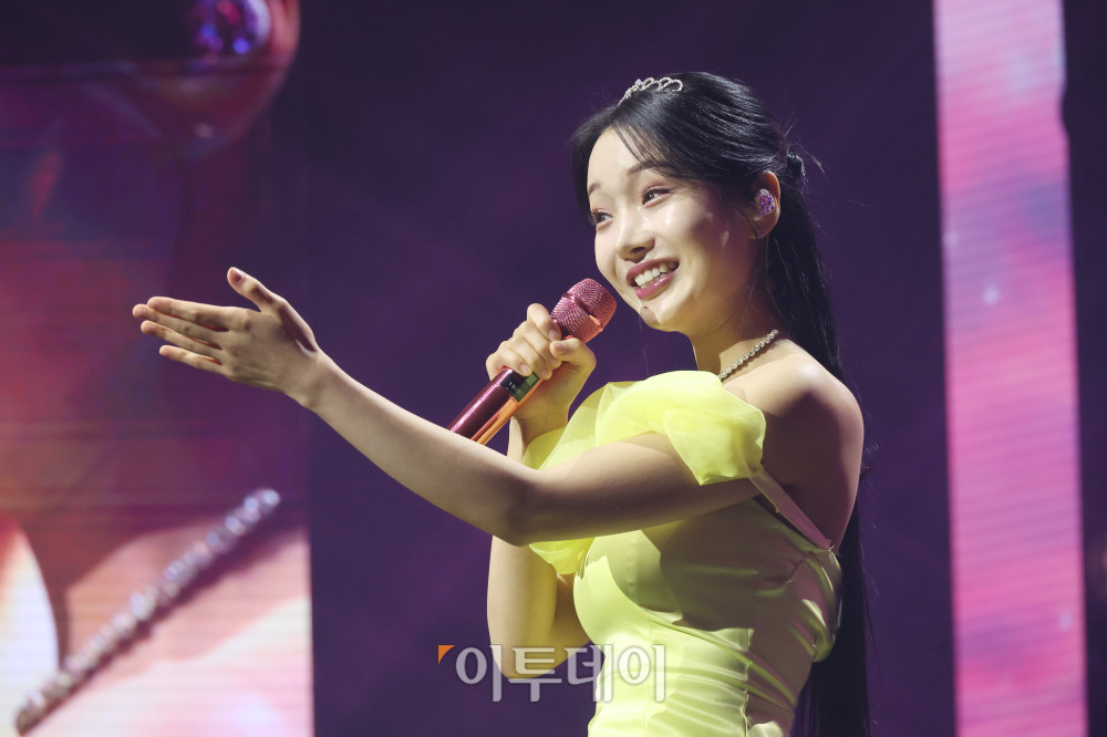 ▲11일 서울 서대문구 연세대 100주년 콘서트홀에서 열린 비바브라보 2nd Festival에서 미스트롯3 Top7 김소연이 공연을 하고 있다. 고이란 기자 photoeran@