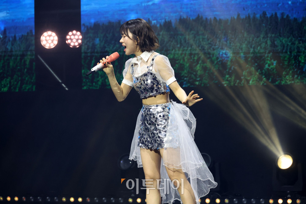▲11일 서울 서대문구 연세대 100주년 콘서트홀에서 열린 비바브라보 2nd Festival에서 미스트롯3 Top7 정슬이 공연을 하고 있다. 고이란 기자 photoeran@
