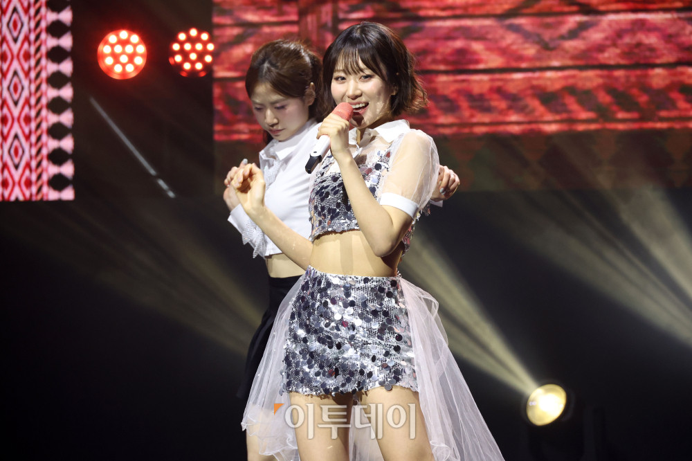 ▲11일 서울 서대문구 연세대 100주년 콘서트홀에서 열린 비바브라보 2nd Festival에서 미스트롯3 Top7 정슬이 공연을 하고 있다. 고이란 기자 photoeran@