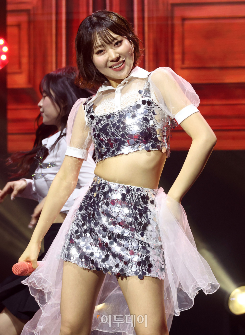▲11일 서울 서대문구 연세대 100주년 콘서트홀에서 열린 비바브라보 2nd Festival에서 미스트롯3 Top7 정슬이 공연을 하고 있다. 고이란 기자 photoeran@