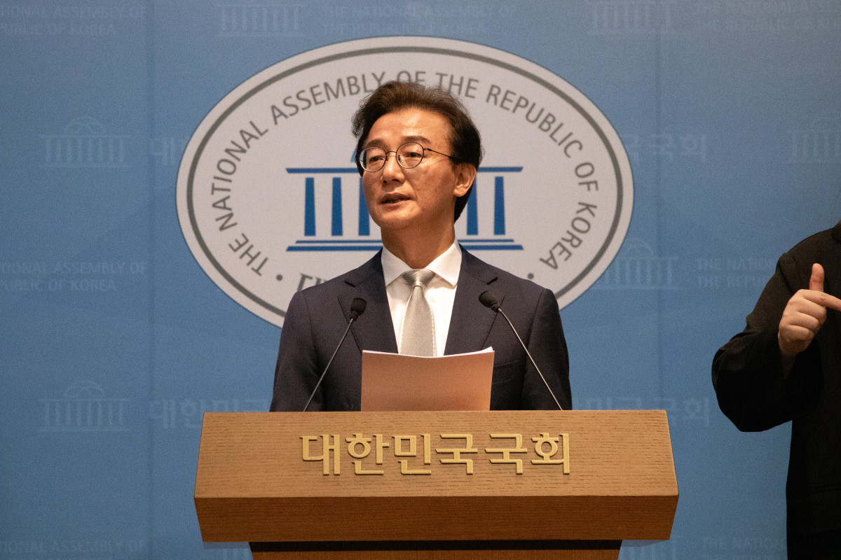▲전재수 민주당 부산시당 후보가 국회정론관에서 기자회견을 하고 있다. (사진제공=전재수 캠프)