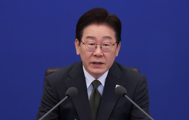 ▲이재명 대통령이 14일 청와대에서 열린 국무회의 겸 비상경제점검회의에서 발언하고 있다. (연합뉴스)