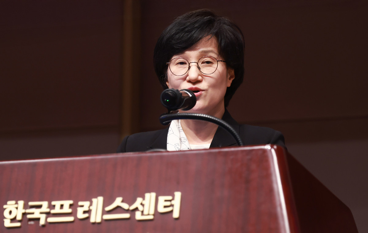 ▲원민경 성평등가족부 장관이 지난달 18일 오후 서울 중구 프레스센터에서 '형사미성년자(촉법소년) 제도 현황과 연령 논의의 주요 쟁점'을 주제로 열린 공개 포럼에서 인사말을 하고 있다. (연합뉴스)
