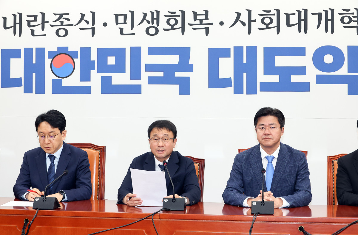 ▲더불어민주당 한병도 원내대표가 14일 국회에서 열린 원내대책회의에서 발언하고 있다. 사진=연합뉴스