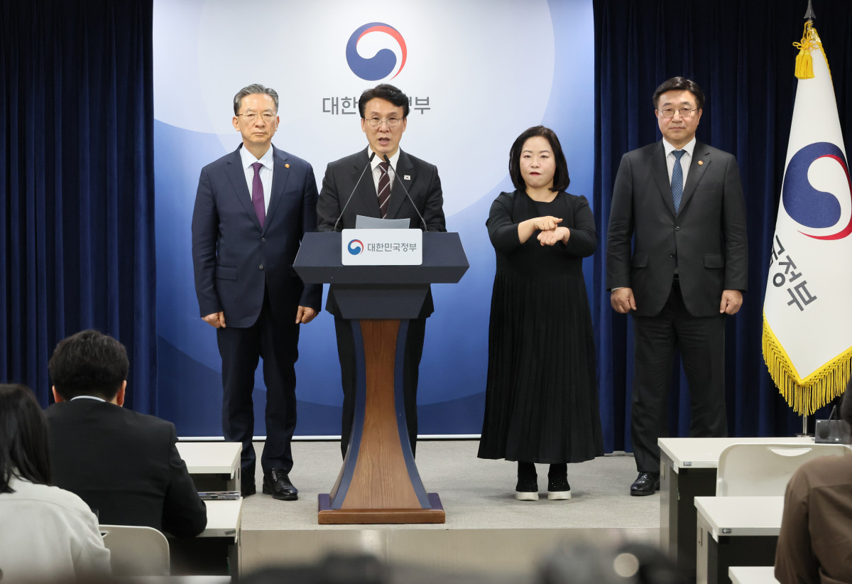 ▲김민석 국무총리가 14일 서울 종로구 정부서울청사에서 제9회 동시지방선거 관련 대국민담화를 하고 있다. (연합뉴스)