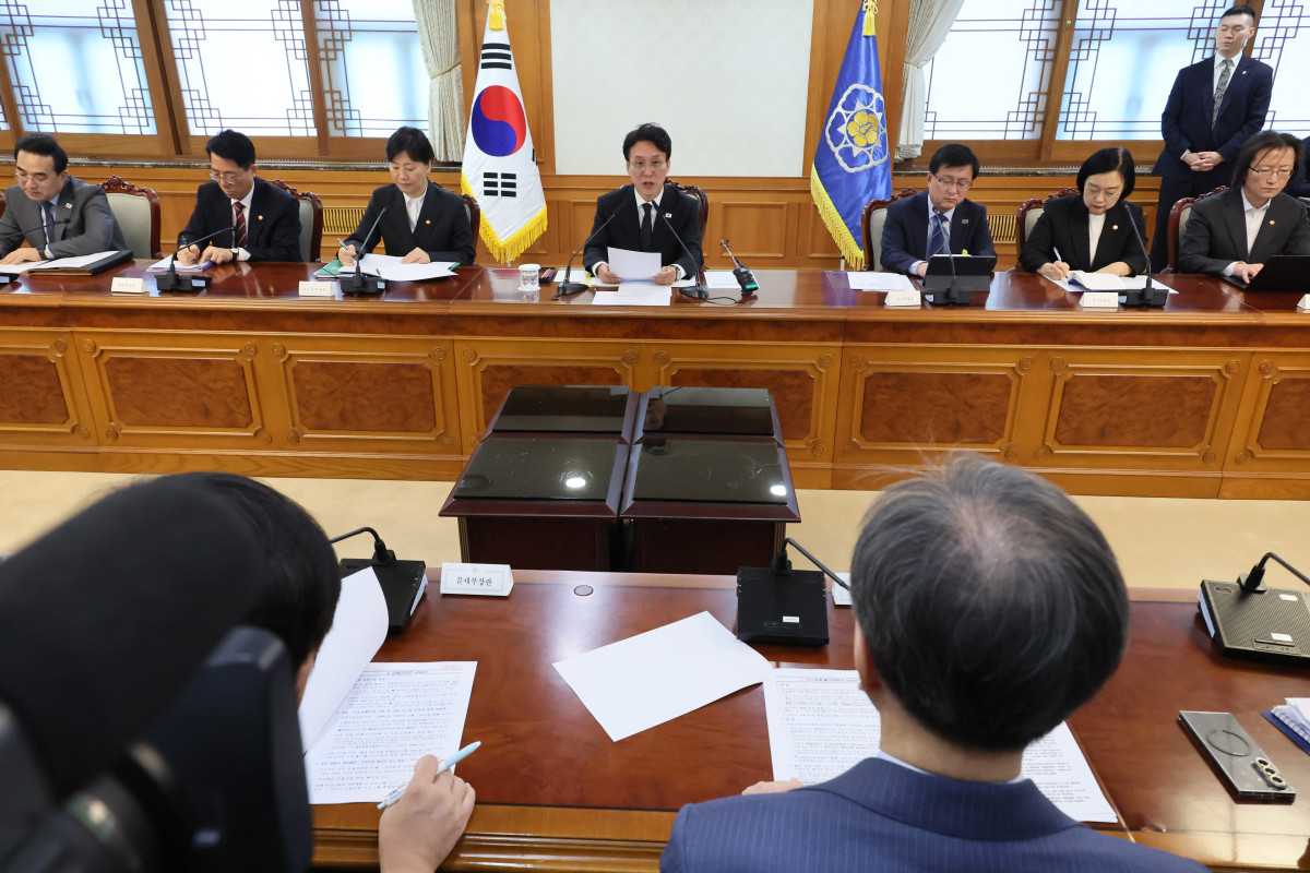 ▲김민석 국무총리가 15일 서울 종로구 정부서울청사에서 열린 제5차 비상경제본부 회의에서 발언하고 있다. (연합뉴스)