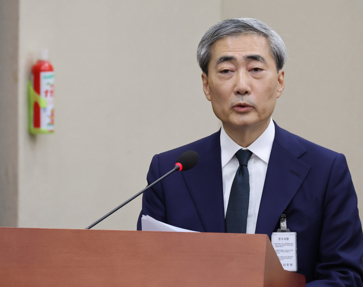 ▲<YONHAP PHOTO-3964> 인사말 하는 신현송 한국은행 총재 후보자 (서울=연합뉴스) 이동해 기자 = 신현송 한국은행 총재 후보자가 15일 국회 재정경제기획위원회에서 열린 인사청문회에서 인사말을 하고 있다. 2026.4.15 eastsea@yna.co.kr/2026-04-15 10:30:52/<저작권자 ⓒ 1980-2026 ㈜연합뉴스. 무단 전재 재배포 금지, AI 학습 및 활용 금지> (사진=연합뉴스)