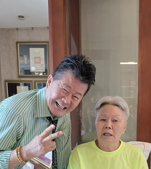 ▲태진아와 아내 이옥형 씨.(태진아 인스타그램)