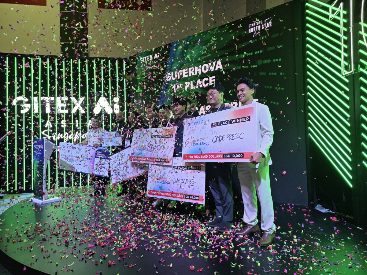 ▲GITEX AI ASIA 슈퍼노바 챌린지 최종라운드 본상(Winner) 수상 장면 (사진제공=코드프레소)