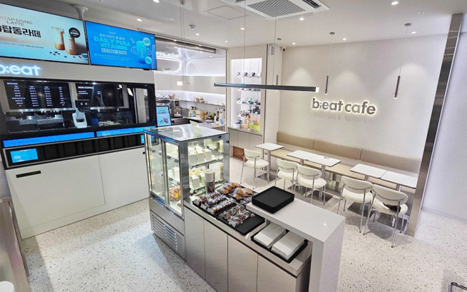 ▲비트코퍼레이션은 유·무인 하이브리드 매장 ‘b;eat CAFÉ(비트카페)’ 1호점 오픈하고, B2C시장 본격 공략에 나선다고 16일 밝혔다. (사진제공 = 비트코퍼레이)