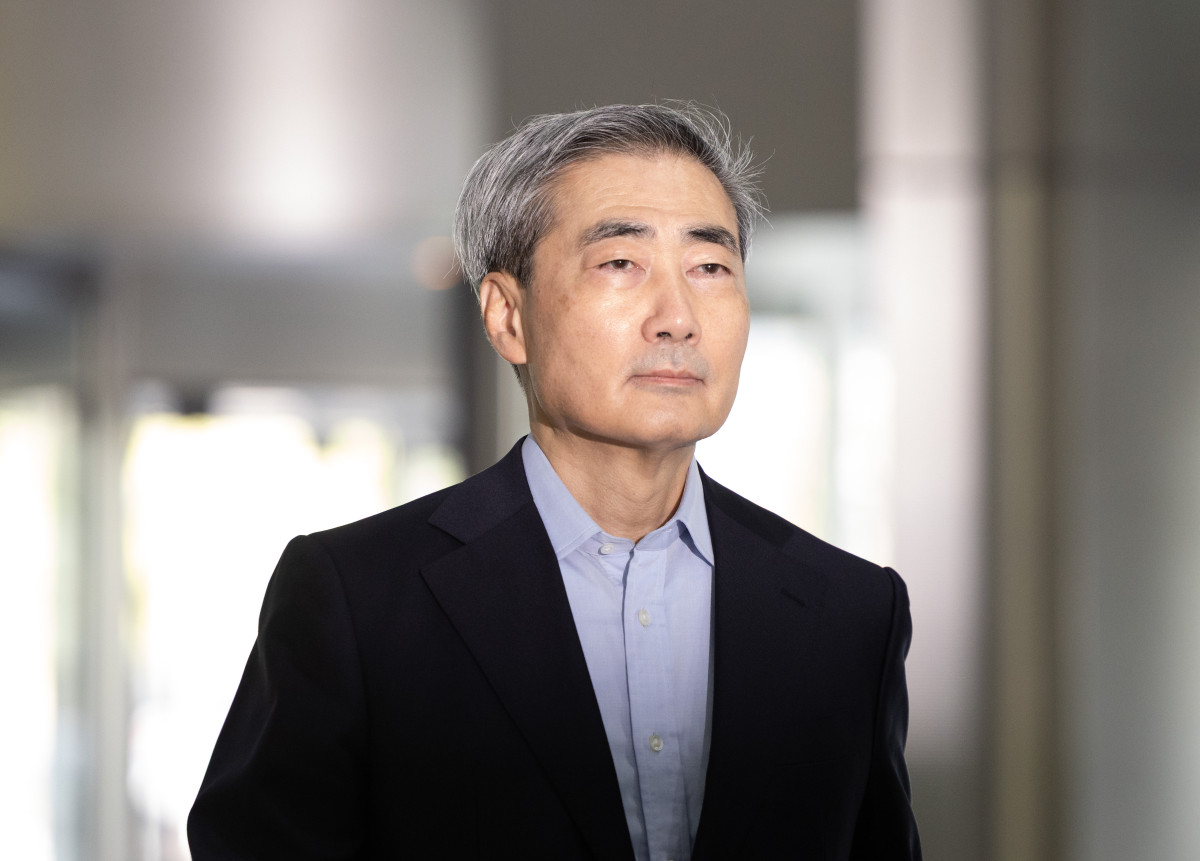 ▲신현송 한국은행 총재 후보자가 14일 오전 서울 중구 한화금융플라자에 마련된 인사 청문회 준비 사무실로 출근하고 있다. (사진=뉴시스)