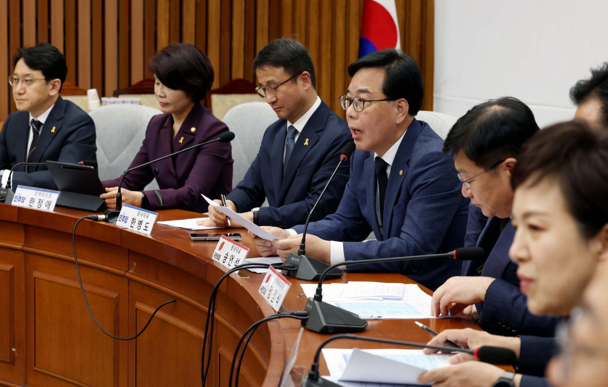 ▲송언석 국민의힘 원내대표가 16일 서울 여의도 국회에서 열린 ‘중동 상황 대응·극복을 위한 더불어민주당-국민의힘 원내대표 긴급 점검 회의’에서 모두발언을 하고 있다. 신태현 기자 holjjak@
