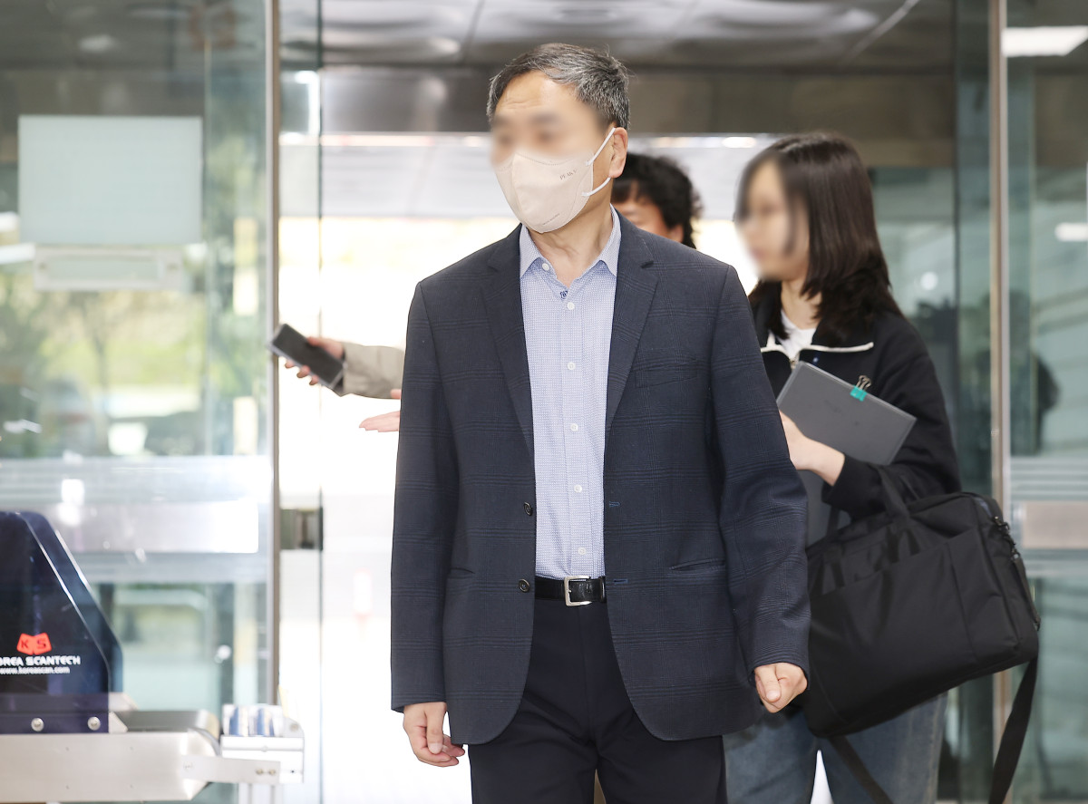 ▲10조원대 전분 및 당류(전분당) 가격 담합 의혹을 받는 대상 임모 대표이사가 14일 서울 서초구 서울중앙지방법원에서 열린 구속 전 피의자 심문(영장실질심사)에 출석하고 있다. (사진제공=연합뉴스)