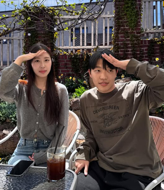 ▲최고기(오른쪽)와 여자친구. (출처=최고기SNS)