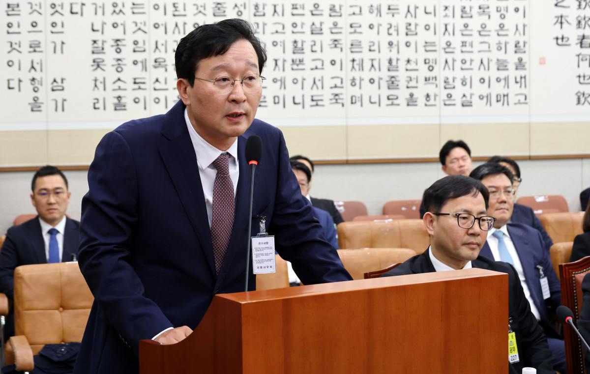 ▲송경호 전 서울중앙지검장이 16일 국회 '윤석열 정권 정치검찰 조작기소 의혹 사건 진상규명' 국정조사특별위원회에서 열린 대장동·위례 개발비리 및 김용 전 민주연구원 부원장 관련 의혹 사건에 대한 청문회에서 의원 질의에 답하고 있다. (연합뉴스)