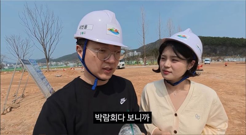 ▲'충주맨' 김선태(왼쪽). (사진제공=김선태 유튜브 영상)