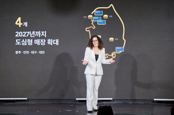 ▲이사벨 푸치 이케아 코리아 대표 겸 최고지속가능성책임자가 20일 서울 마곡에서 열린 ‘이케아 홈 리이매진(HOME RE IMAGINED) 미디어 데이’에서 새로운 브랜드 방향성과 향후 리테일 계획을 공개했다. (사진제공=이케아 코리아)