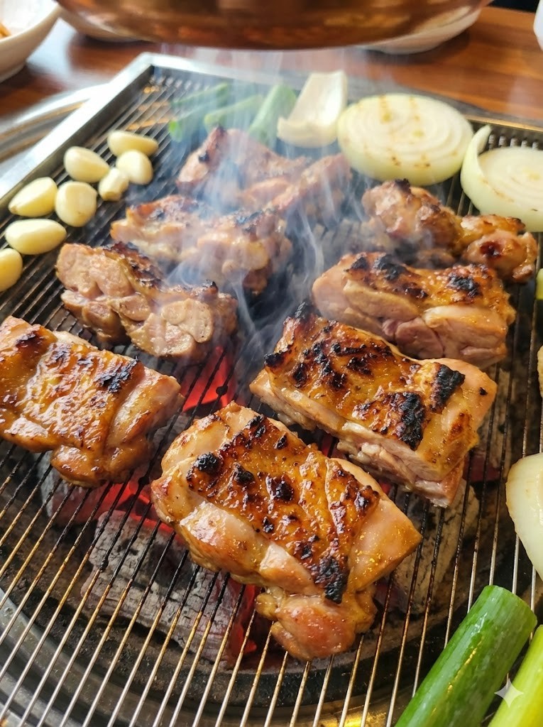▲(출처='일품군계 오산 숯불닭갈비 무한리필' 네이버 플레이스)