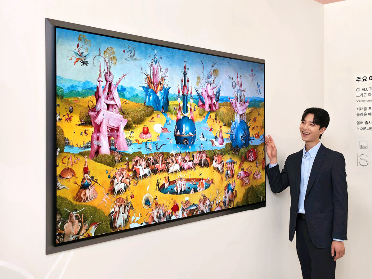 ▲삼성전자 모델이 2026년형 삼성 OLED 신제품을 소개하고 있다. (사진제공=삼성전자)