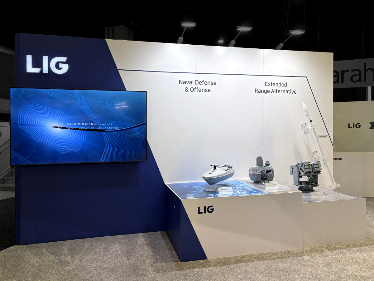 ▲‘Sea Air Space 2026' 전시장에 마련된 LIG D&A 부스 전경. (사진제공=LIG D&A)