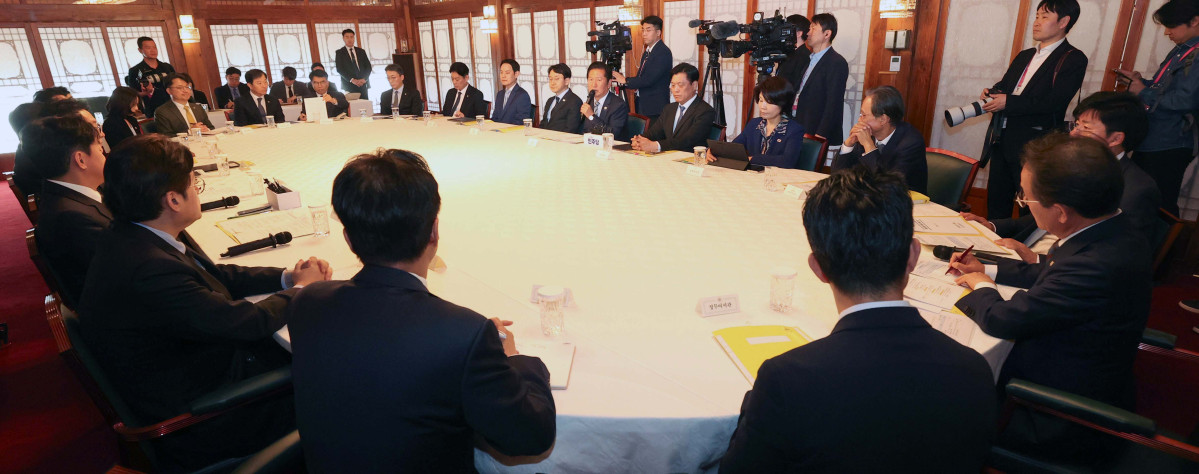 ▲정청래 더불어민주당 대표가 22일 오후 서울 종로구 국무총리공관에서 열린 제8차 고위당정협의회에서 발언을 하고 있다. 신태현 기자 holjjak@