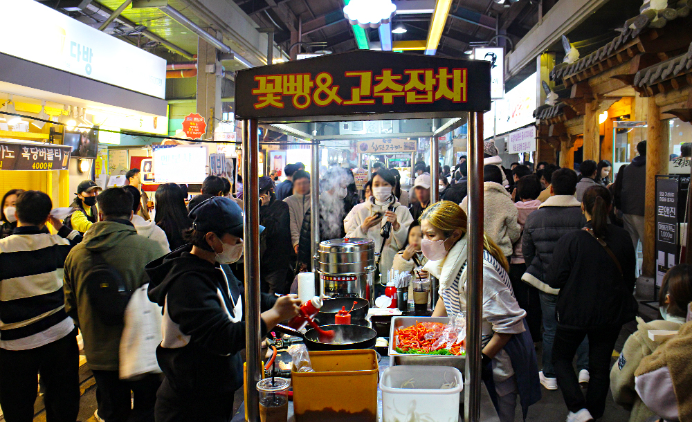 ▲전주남부시장 야시장 (사진제공=한국관광공사)