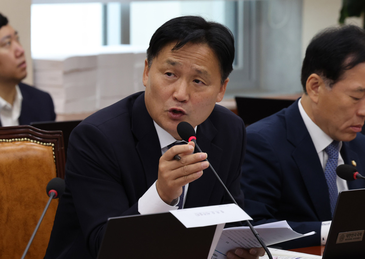 ▲김영진 더불어민주당 의원이 지난해 10월 14일 오전 서울 여의도 국회에서 열린 기획재정부 국정감사에서 질의하고 있다. 사진=뉴시스