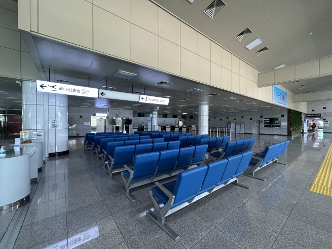 ▲양양국제공항 국제선 출국장 앞 전경. 이용객이 없어 한산한 모습이다. (천상우 1000tkddn@)