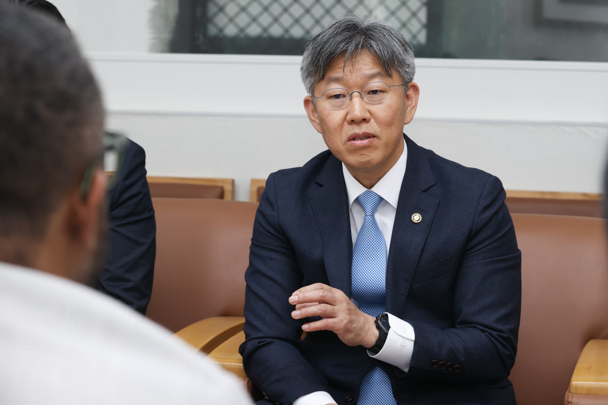 ▲김이탁 국토부 제1차관이 구글 대외협력 부사장과 면담하는 모습. (사진제공=국토교통부)
