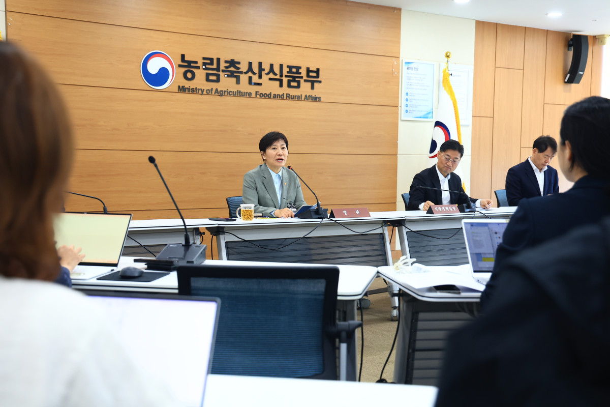 ▲송미령 농림축산식품부 장관이 27일 정부세종청사에서 출입기자단과 간담회를 열고 모두발언을 하고 있다. (사진제공=농림축산식품부)