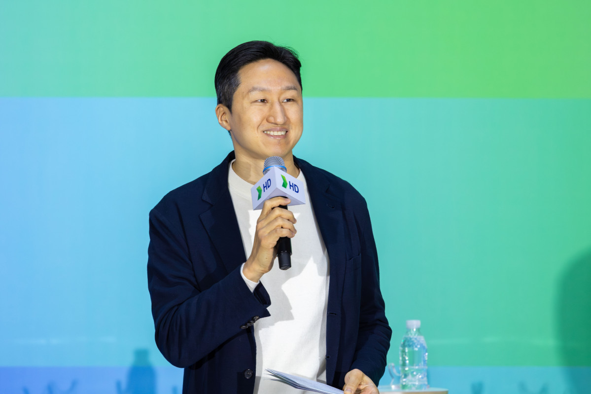 ▲1월 HD현대 글로벌R&D센터에서 열린 '오프닝 2026(Opening 2026)'에서 HD현대 정기선 회장이 새해 인사를 하고 있다. (HD현대)